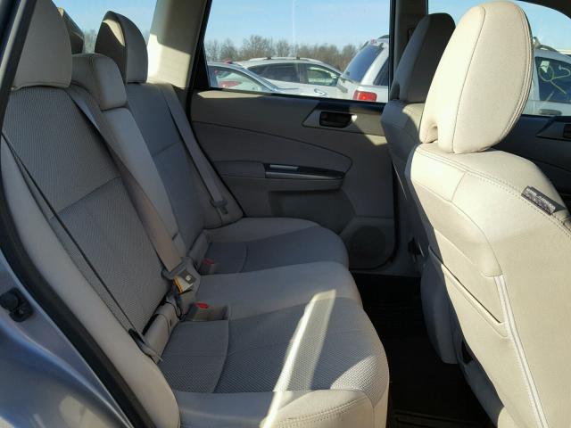 JF2SHABC2BH706486 - 2011 SUBARU FORESTER 2 SILVER photo 6