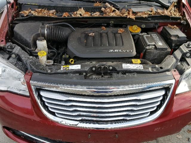 2C4RC1CG4DR736917 - 2013 CHRYSLER TOWN & COU RED photo 7