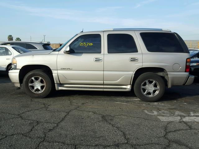 1GKEK63U75J155572 - 2005 GMC YUKON DENA SILVER photo 10