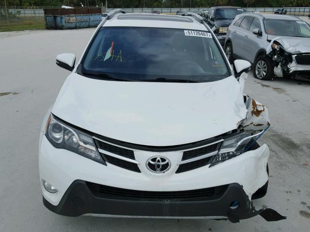 2T3WFREV7FW177862 - 2015 TOYOTA RAV4 XLE WHITE photo 9