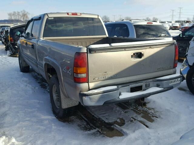 1GCGK13U72F237582 - 2002 CHEVROLET SILVERADO TAN photo 3