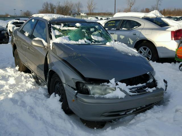 4T1BG22K31U116717 - 2001 TOYOTA CAMRY CE GREEN photo 1