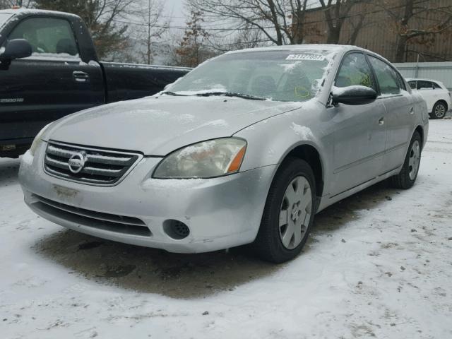 1N4AL11D24C132156 - 2004 NISSAN ALTIMA BAS SILVER photo 2