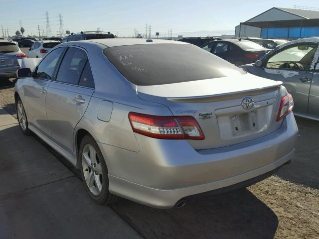 4T1BK3EK2AU102517 - 2010 TOYOTA CAMRY SE GRAY photo 3