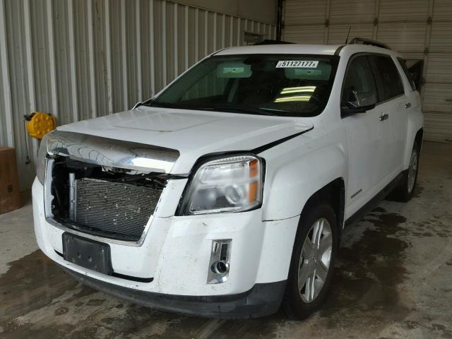 2CTALHEW5A6398441 - 2010 GMC TERRAIN SL WHITE photo 2