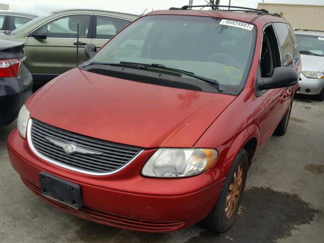 2C4GP74LX2R657338 - 2002 CHRYSLER TOWN & COU RED photo 2