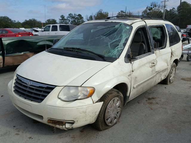 2A4GP54L07R172809 - 2007 CHRYSLER TOWN & COU CREAM photo 2