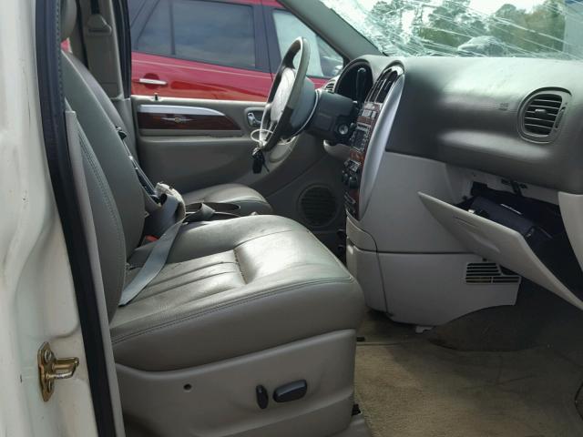 2A4GP54L07R172809 - 2007 CHRYSLER TOWN & COU CREAM photo 5