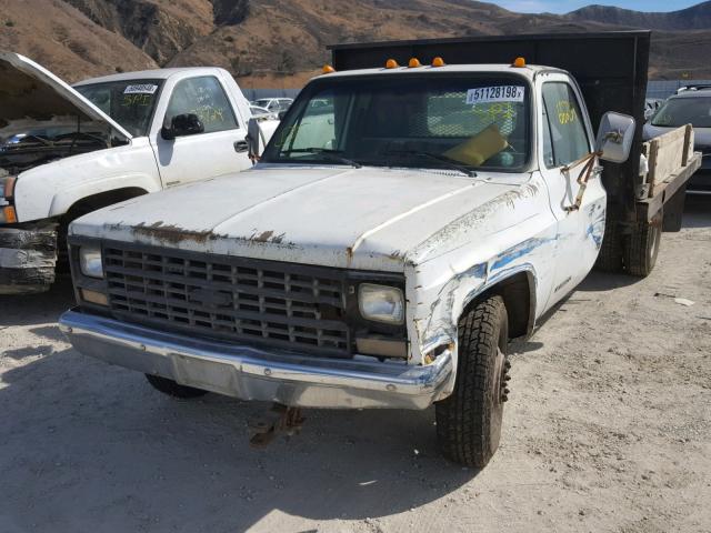 1GBHR34NXKJ124309 - 1989 CHEVROLET R3500 WHITE photo 2