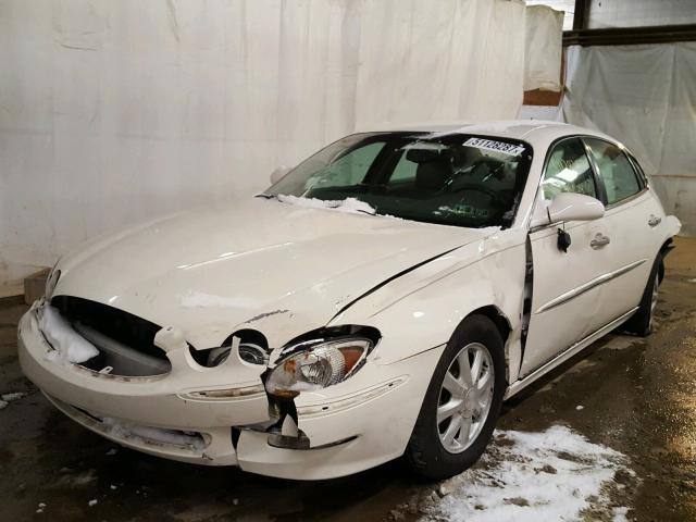 2G4WD582561208787 - 2006 BUICK LACROSSE C WHITE photo 2