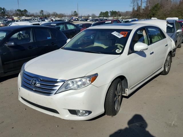 4T1BK3DB2BU413609 - 2011 TOYOTA AVALON BAS WHITE photo 2
