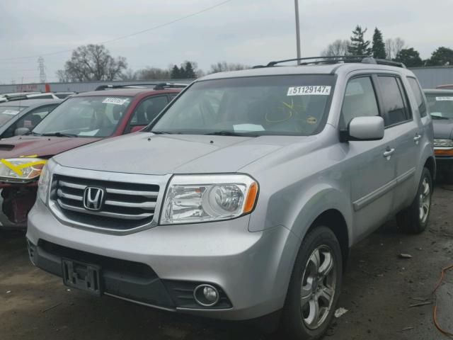 5FNYF4H55CB015270 - 2012 HONDA PILOT EXL SILVER photo 2