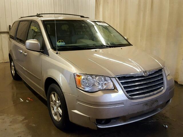 2A8HR54179R624172 - 2009 CHRYSLER TOWN & COU TAN photo 1