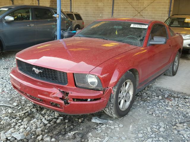 1ZVHT80N185103329 - 2008 FORD MUSTANG RED photo 2