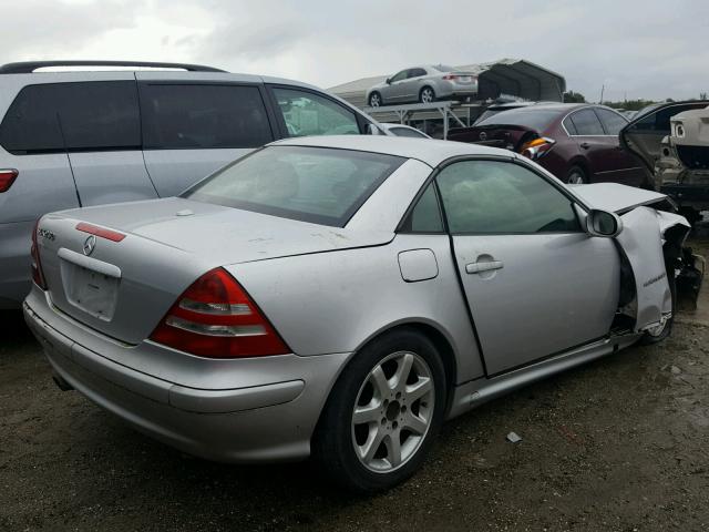 WDBKK49FX3F281032 - 2003 MERCEDES-BENZ SLK 230 KO SILVER photo 4