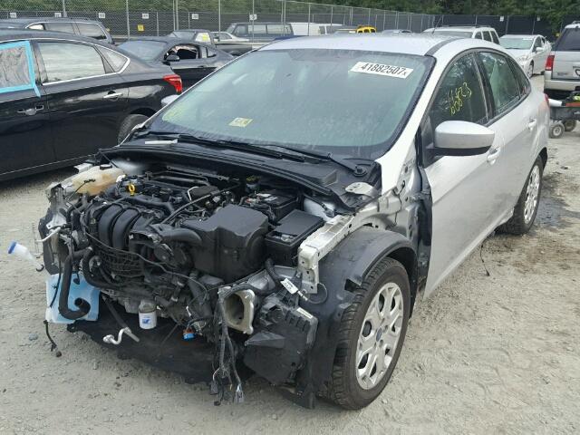 1FAHP3F29CL419353 - 2012 FORD FOCUS SE SILVER photo 2