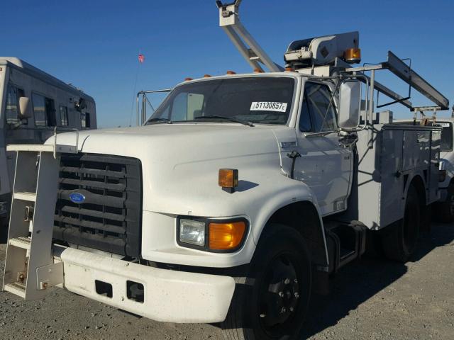 1FDMF70J6SVA67706 - 1995 FORD F700 WHITE photo 2