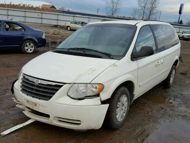 2A4GP44R47R191071 - 2007 CHRYSLER TOWN & COU WHITE photo 2