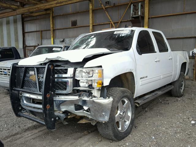 1GC1KYE83EF140818 - 2014 CHEVROLET SILVERADO WHITE photo 2