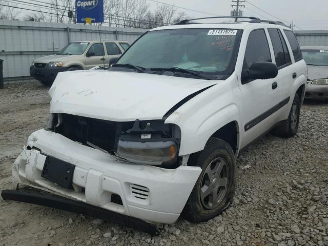 1GNDT13S442388217 - 2004 CHEVROLET TRAILBLAZE WHITE photo 2