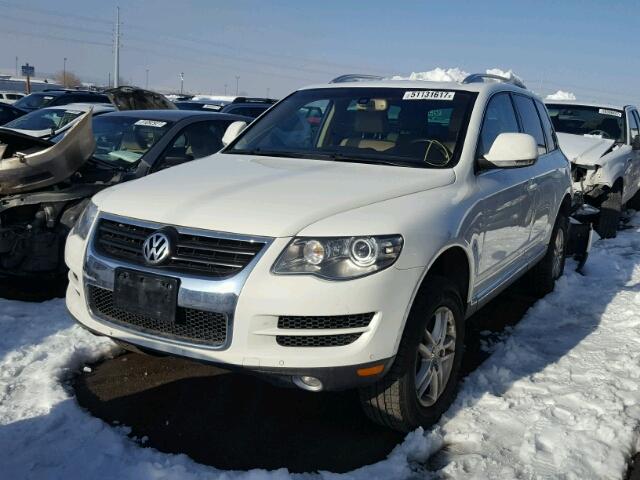 WVGBE77L68D032454 - 2008 VOLKSWAGEN TOUAREG 2 WHITE photo 2