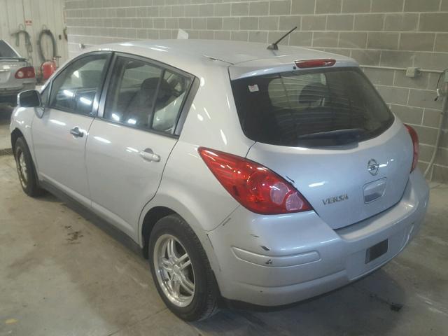 3N1BC13E68L369606 - 2008 NISSAN VERSA S SILVER photo 3