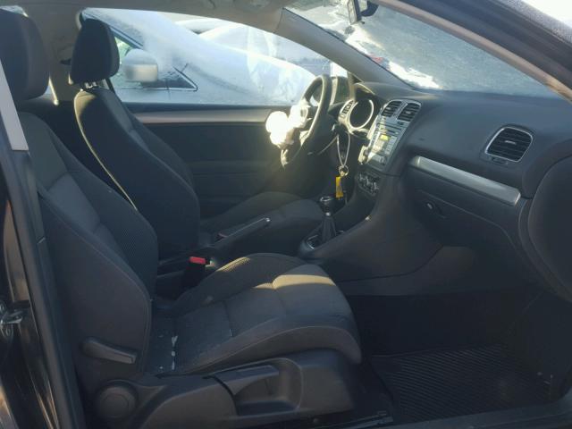 WVWAB7AJ5AW326857 - 2010 VOLKSWAGEN GOLF 黑色 照片 5