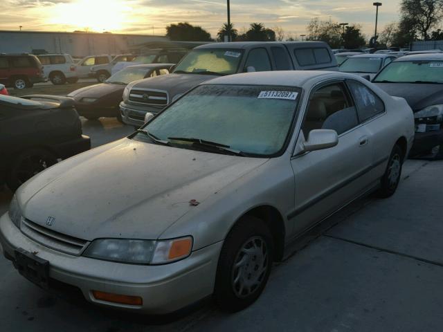 1HGCD7246RA040702 - 1994 HONDA ACCORD LX BEIGE photo 2