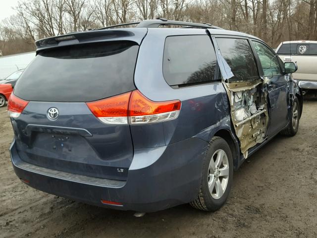 5TDKK3DC5ES489069 - 2014 TOYOTA SIENNA LE BLUE photo 4