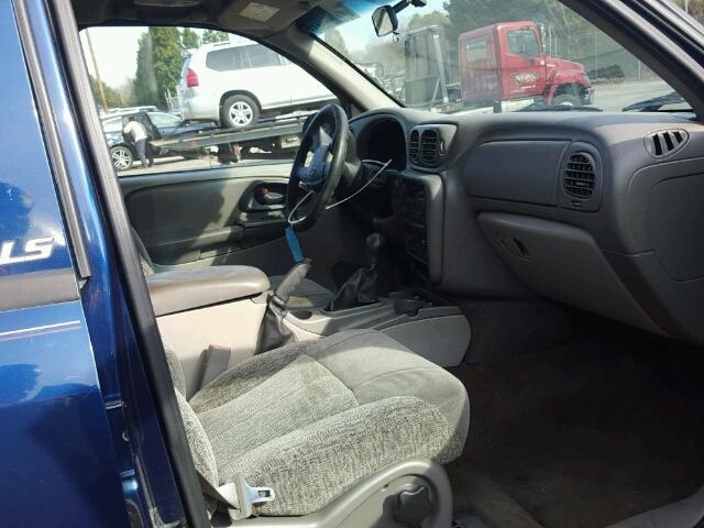 1GNDS13S322404763 - 2002 CHEVROLET TRAILBLAZE BLUE photo 5