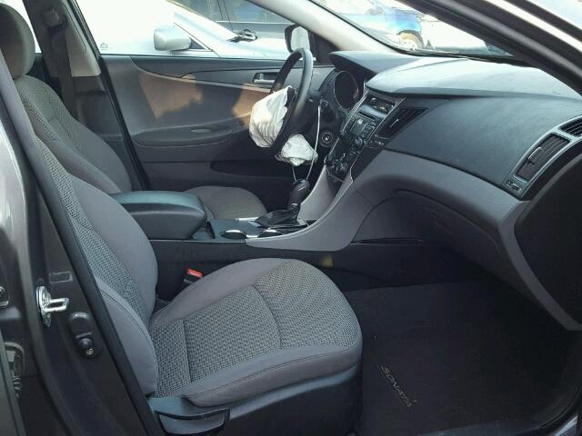 5NPEB4AC6BH256519 - 2011 HYUNDAI SONATA GLS GRAY photo 5