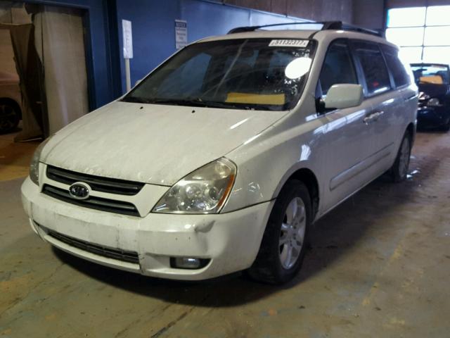 KNDMB233566062139 - 2006 KIA SEDONA EX WHITE photo 2