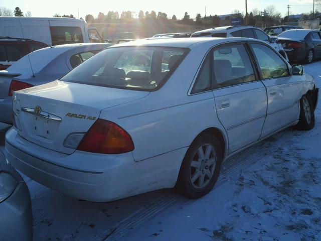 4T1BF28B2YU030108 - 2000 TOYOTA AVALON XL WHITE photo 4