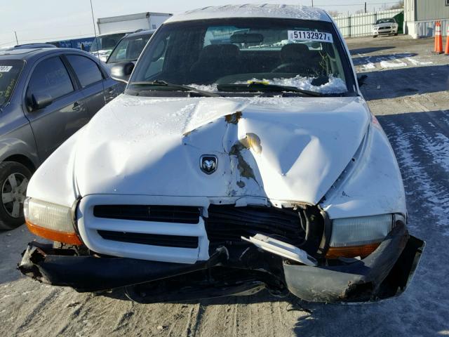 1B7GL2AX4YS625921 - 2000 DODGE DAKOTA QUA WHITE photo 7