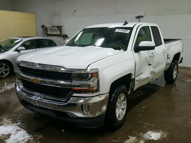 1GCVKREH2JZ119071 - 2018 CHEVROLET SILVERADO WHITE photo 2