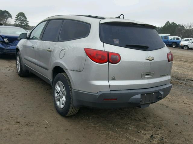 1GNKRFED7BJ156425 - 2011 CHEVROLET TRAVERSE L SILVER photo 3