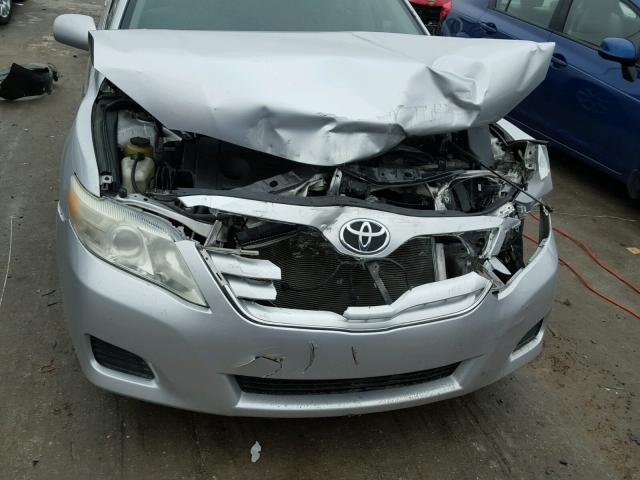 4T1BF3EK1BU738710 - 2011 TOYOTA CAMRY BASE SILVER photo 9