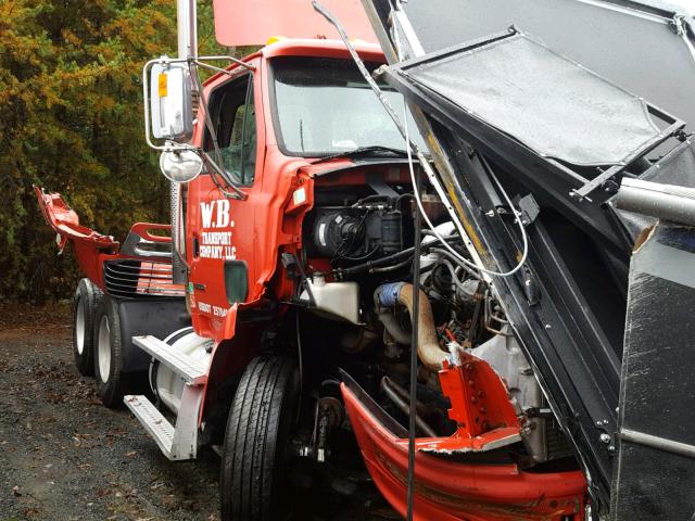 2FWJA3CK94AN28372 - 2004 STERLING TRUCK AT 9500 RED photo 1