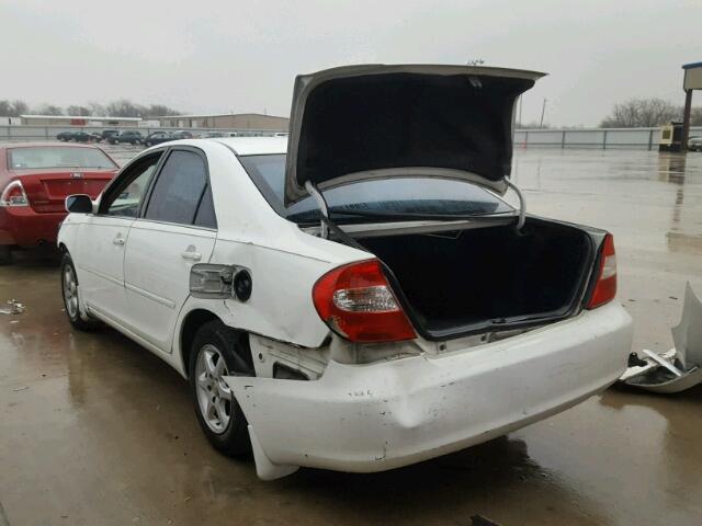 4T1BE32K12U071497 - 2002 TOYOTA CAMRY LE WHITE photo 3