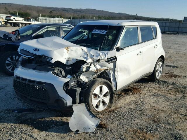 KNDJN2A29F7187241 - 2015 KIA SOUL WHITE photo 2