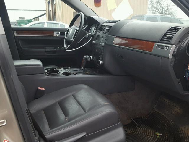 WVGBC67LX4D009091 - 2004 VOLKSWAGEN TOUAREG 3. SILVER photo 5