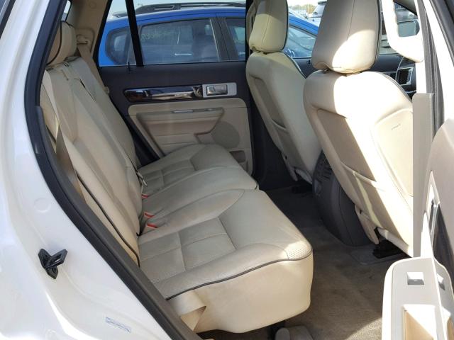 2LMDU68C68BJ11654 - 2008 LINCOLN MKX WHITE photo 6