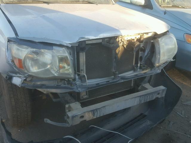 5TENX4CN4AZ677523 - 2010 TOYOTA TACOMA SILVER photo 9