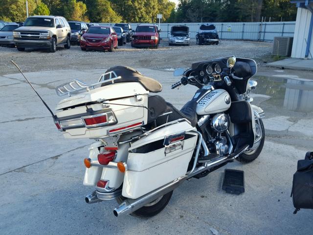 1HD1FCW162Y629740 - 2002 HARLEY-DAVIDSON FLHTCUI WHITE photo 4