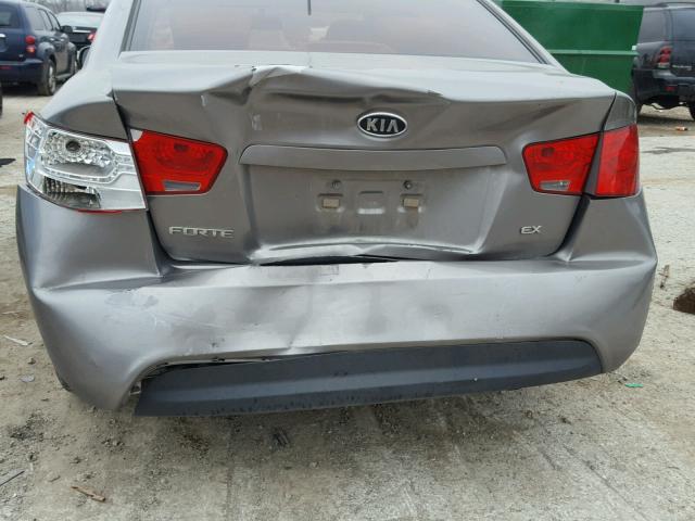 KNAFU4A24A5067594 - 2010 KIA FORTE EX SILVER photo 9