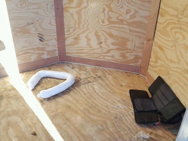 0703038C2012 - 2017 TRAIL KING ENCLOSED შავი ფოტო 8