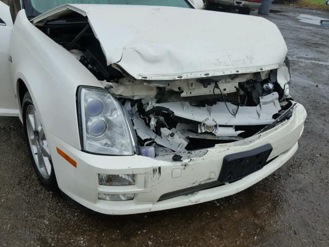 1G6DW677860132697 - 2006 CADILLAC STS WHITE photo 9