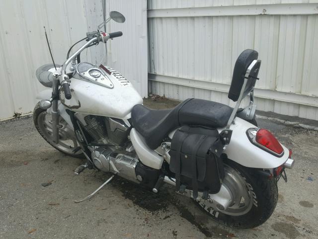 1HFSC55047A304044 - 2007 HONDA VTX1300 C WHITE photo 3