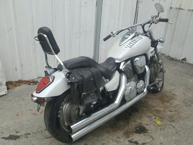 1HFSC55047A304044 - 2007 HONDA VTX1300 C WHITE photo 4