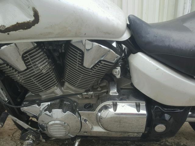 1HFSC55047A304044 - 2007 HONDA VTX1300 C WHITE photo 9